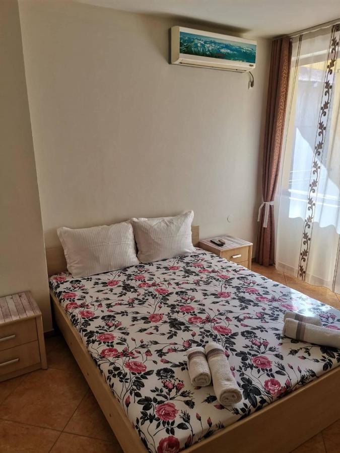 Виктория Созопол Bagian luar foto