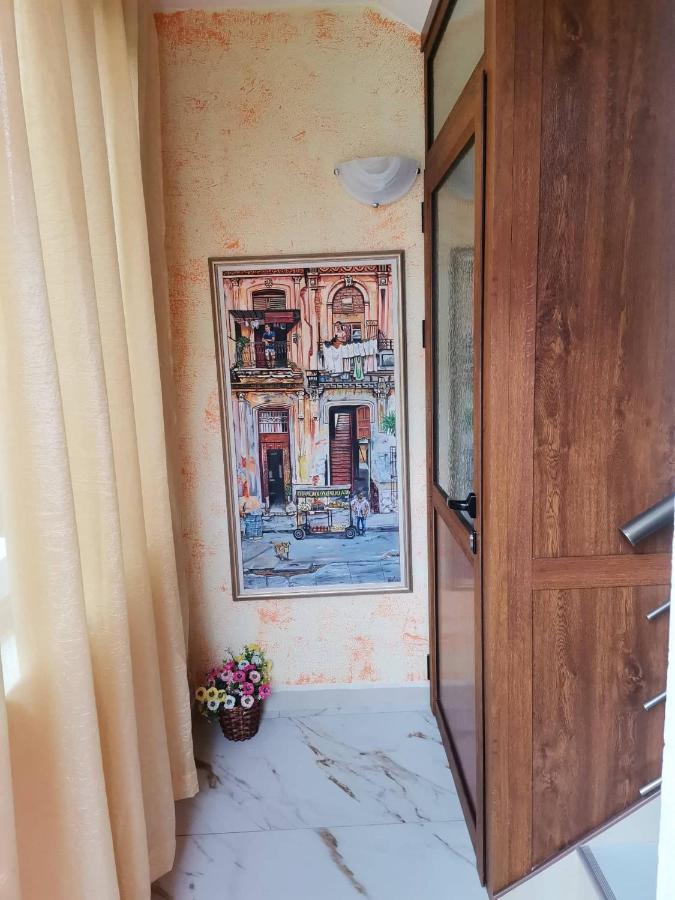 Виктория Созопол Bagian luar foto