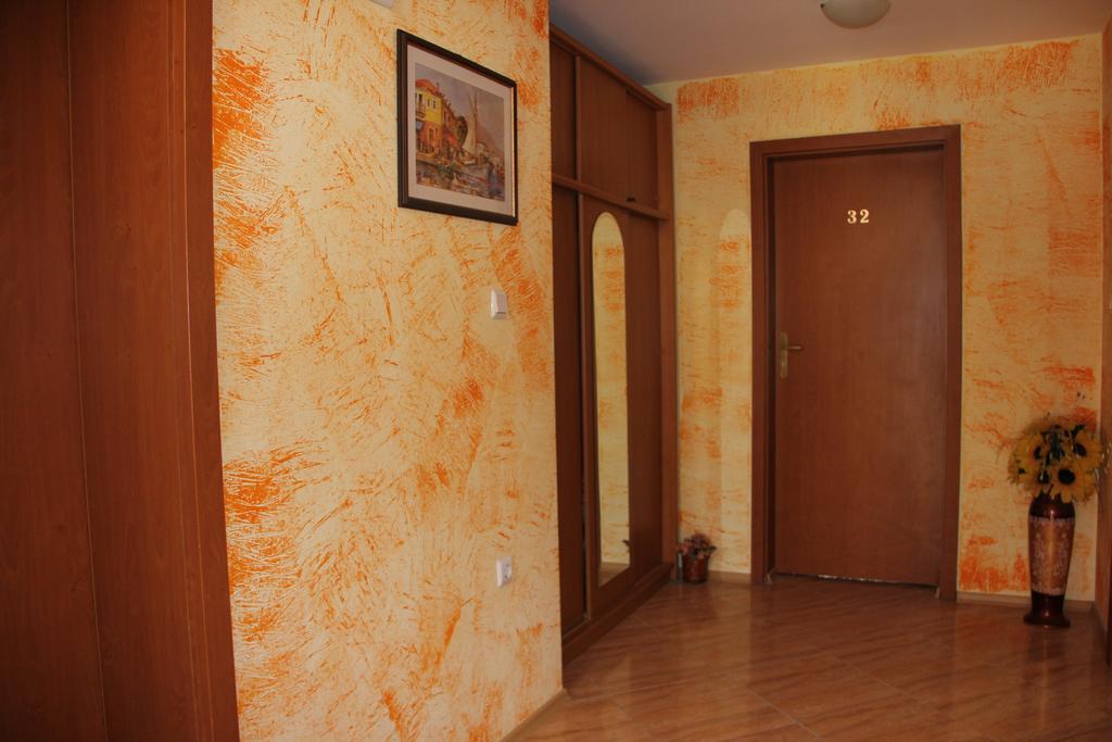 Виктория Созопол Bagian luar foto